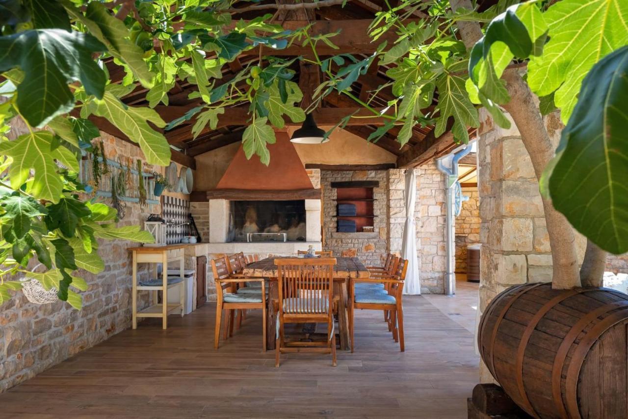 Family Villa Elizabeta With Pool In Umag Cepljani ภายนอก รูปภาพ